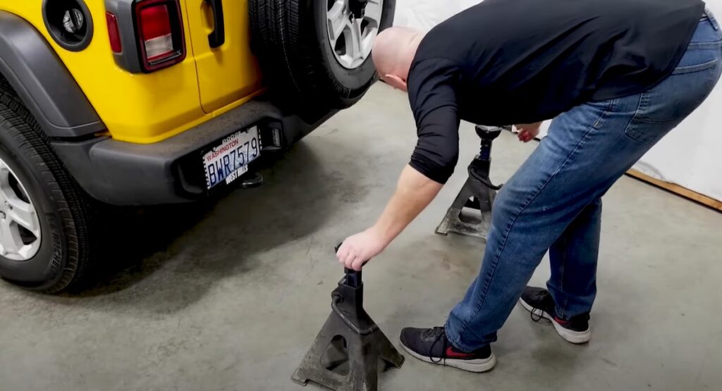 Use Floor Jack On Jeep Wrangler