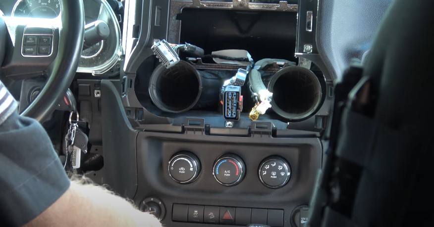 Wrangler USB Port Center Console problems