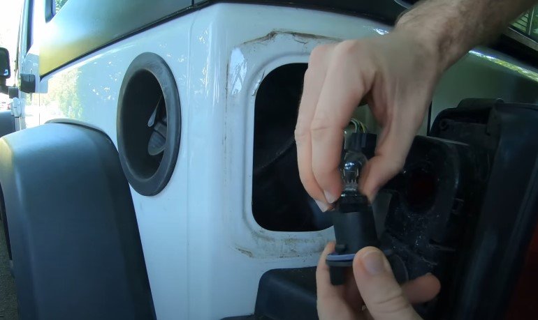 Jeep Wrangler Rear Turn Signal Bulb Replacing